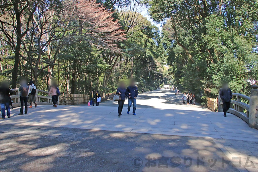 明治神宮 南参道途中の桟橋（神橋）の様子