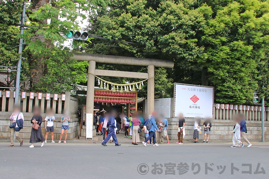 川越氷川神社 境内入口の鳥居の様子