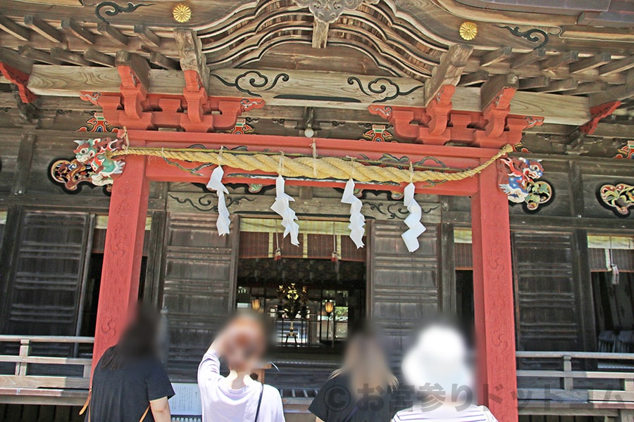 大洗磯前神社 御祈祷の執り行われる拝殿内の様子