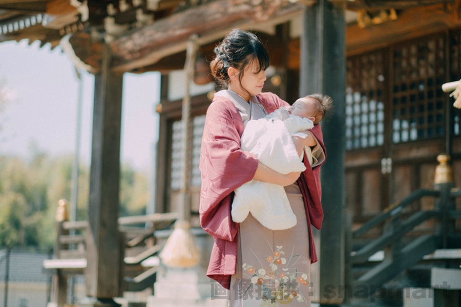 神社へのお宮参り参拝のイメージ